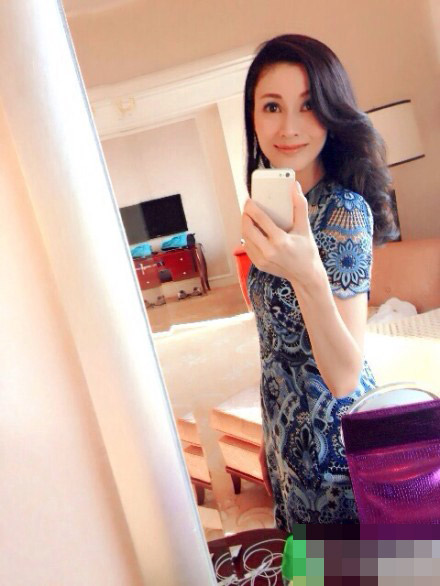 54歲李嘉欣曬美照